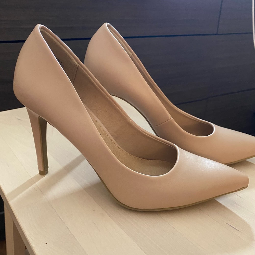 Christian Soriano Nude Heels
